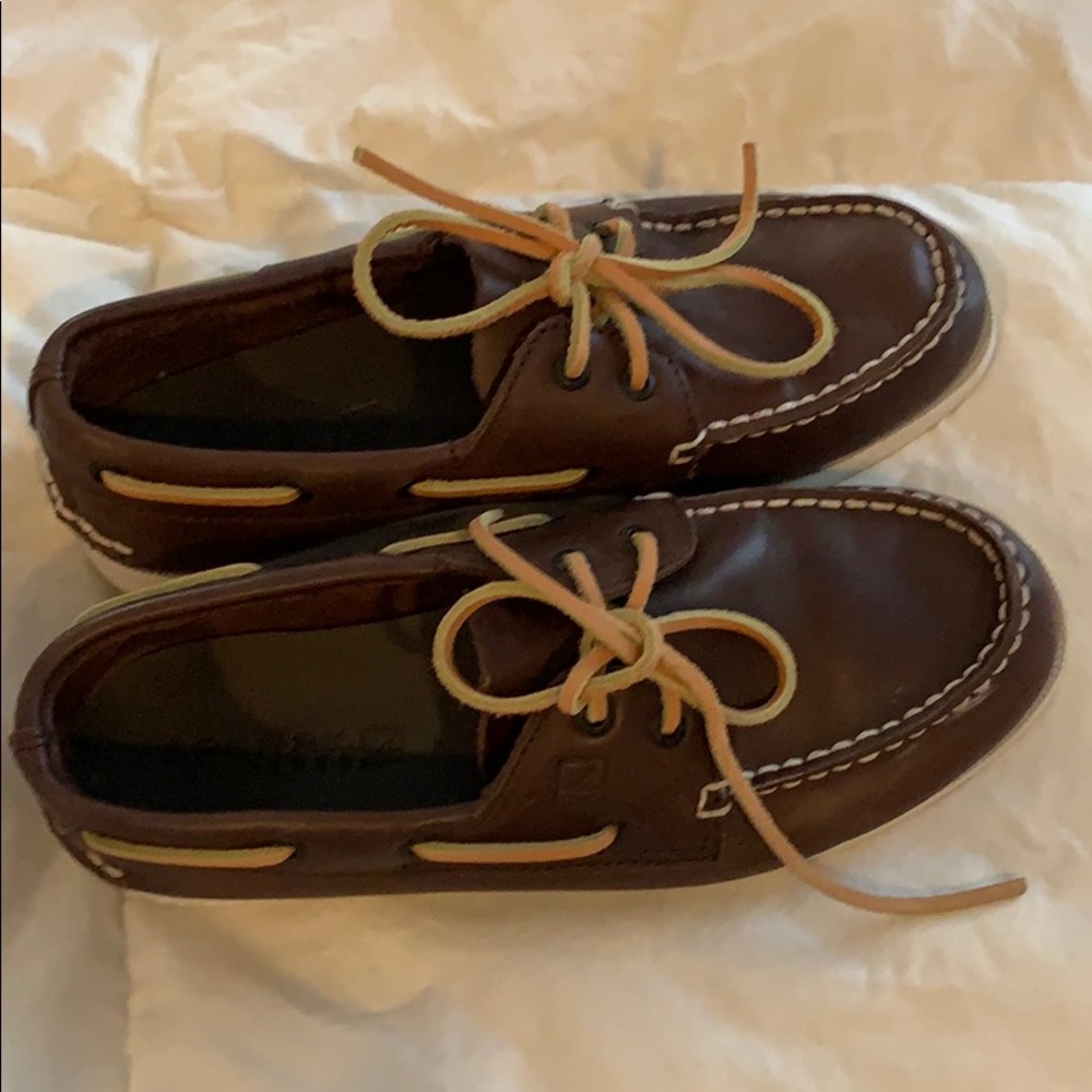 Boys Sperry’s shoes